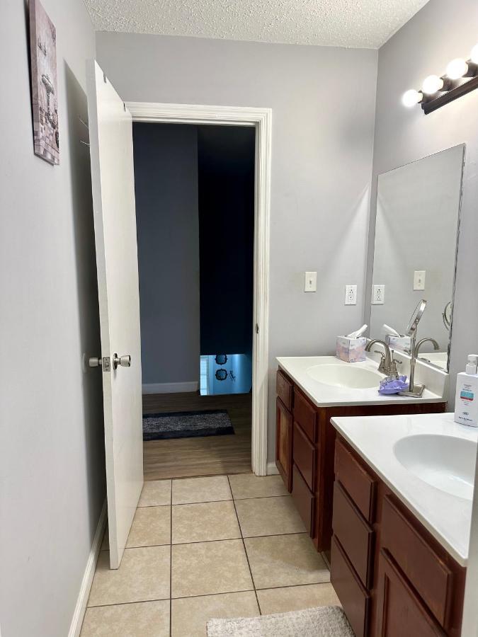 Lovely 2-Bedroom Condo W/Balcony And Free Parking Нашвил Екстериор снимка